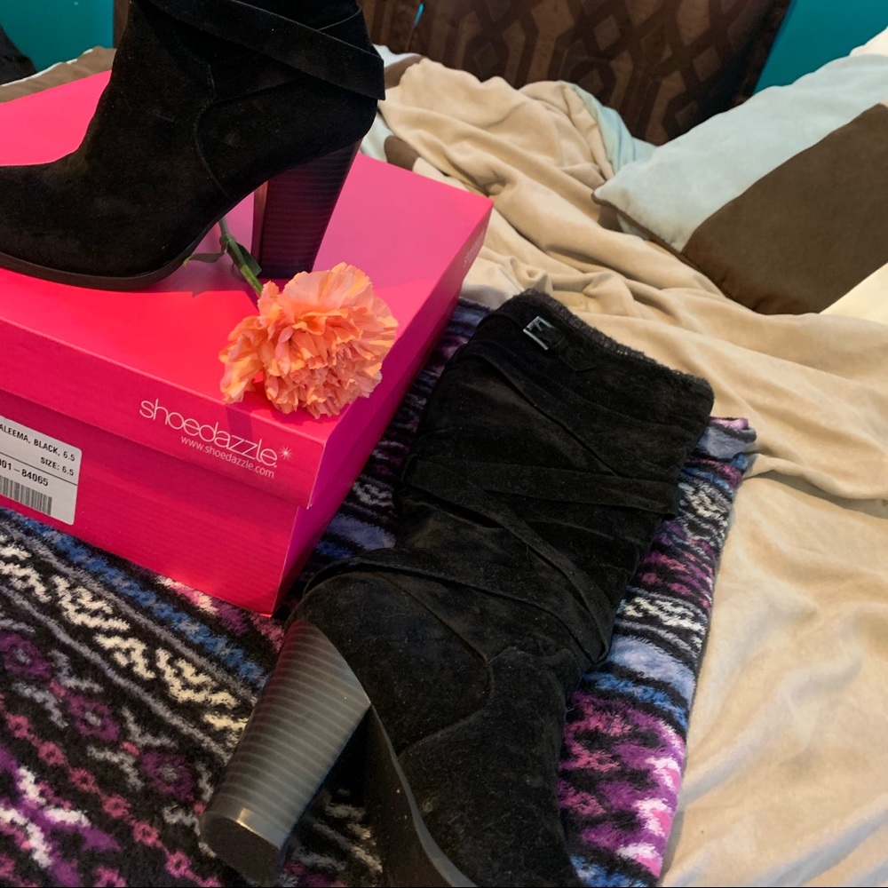 Shoe dazzle Aleema boots